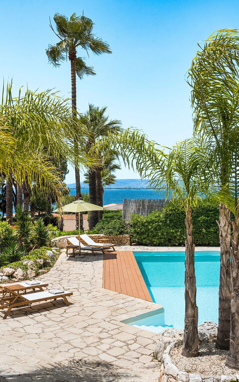 Villa Madda: Buitenshuis, zwembad