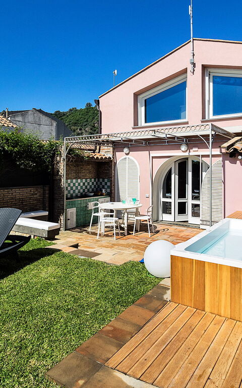 Casa Tecla: Tuin, zwembad