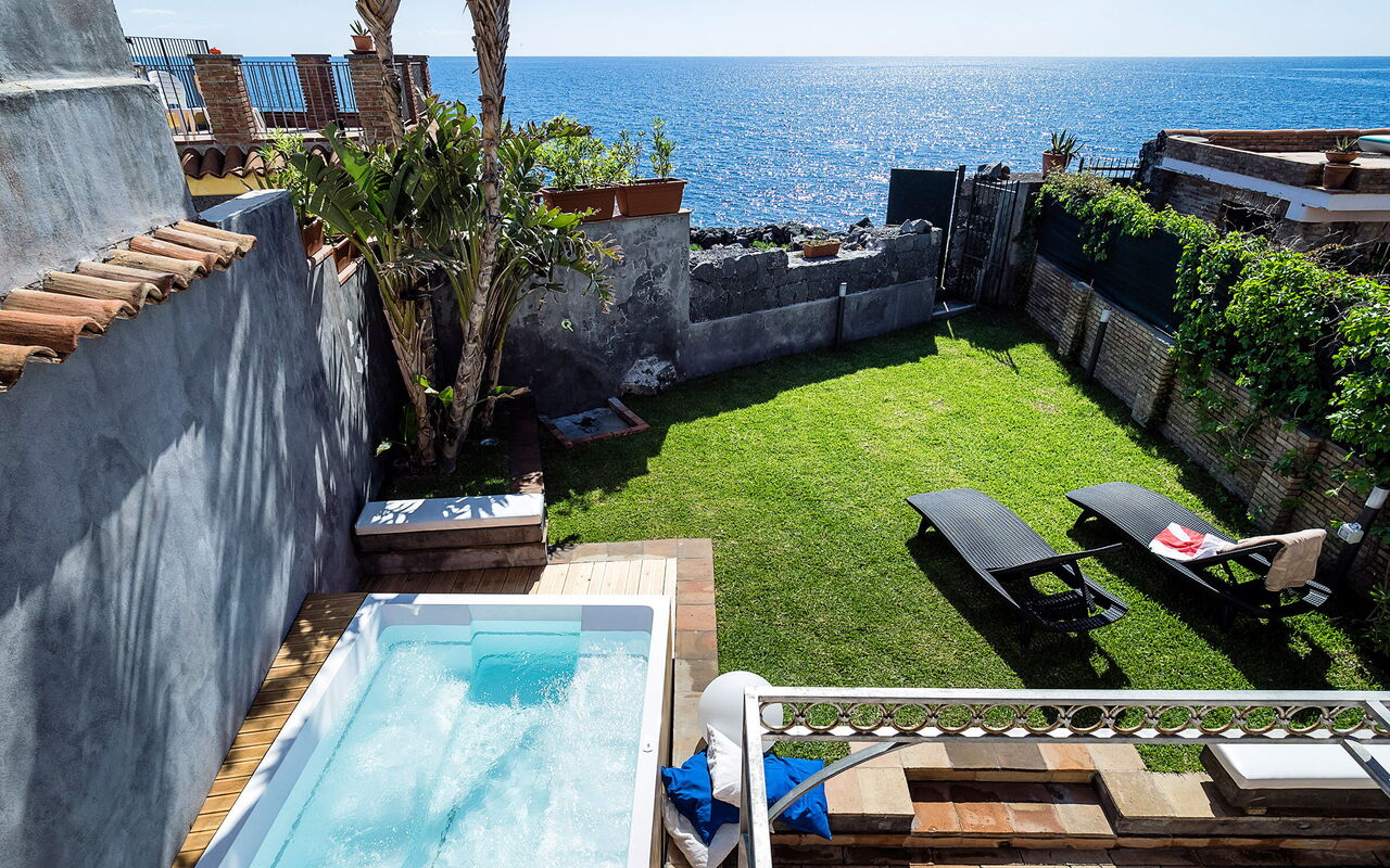 Casa Tecla: Tuin, zwembad