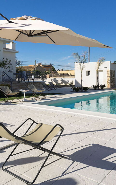 Villa Rita: Buitenkanten, Buitenshuis, Tuin, zwembad