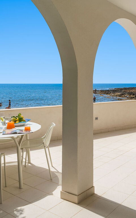 Brezza Marina: Buitenkanten, Buitenshuis