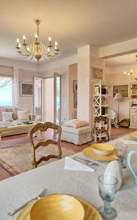 Casarosa Di Mariasole: Lunchroom, Woonkamer