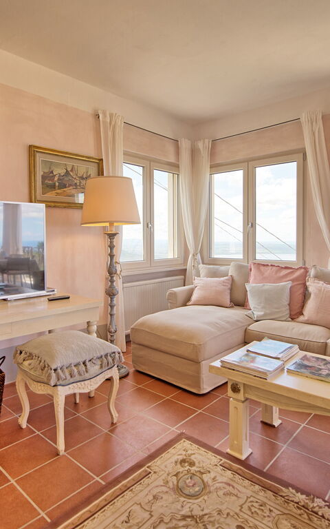 Casarosa Di Mariasole: Lunchroom, Woonkamer