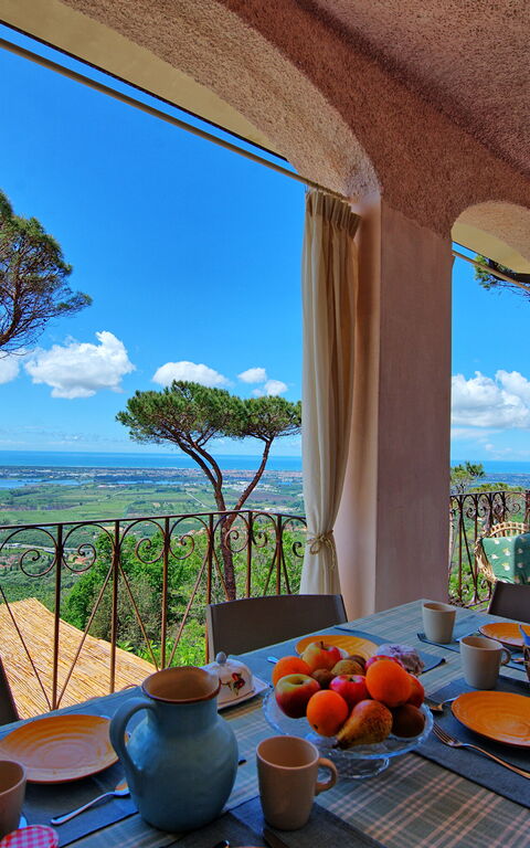 Casarosa Di Mariasole: Buitenkanten, Buitenshuis, Keer bekeken