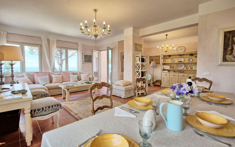 Casarosa Di Mariasole: Lunchroom, Woonkamer