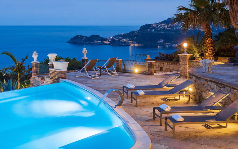 Buena Vista: Buitenkanten, Buitenshuis, Keer bekeken, zwembad