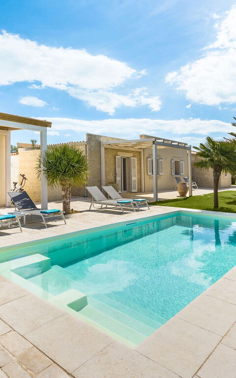 Villa Azulea: Buitenkanten, Buitenshuis, Tuin, zwembad