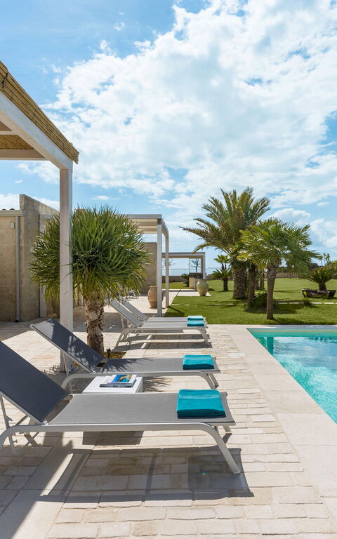 Villa Azulea: Buitenkanten, Buitenshuis, Tuin, zwembad