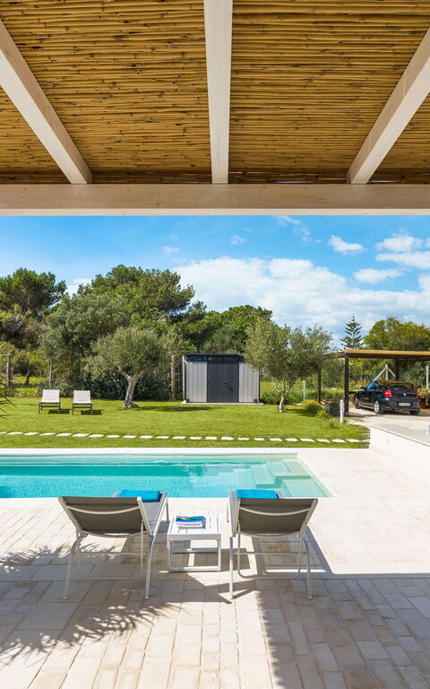 Villa Azulea: Balkon / terras / patio, Buitenkanten, Buitenshuis, Tuin, zwembad