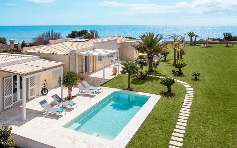 Villa Azulea: Buitenkanten, Buitenshuis, Keer bekeken, Tuin, zwembad