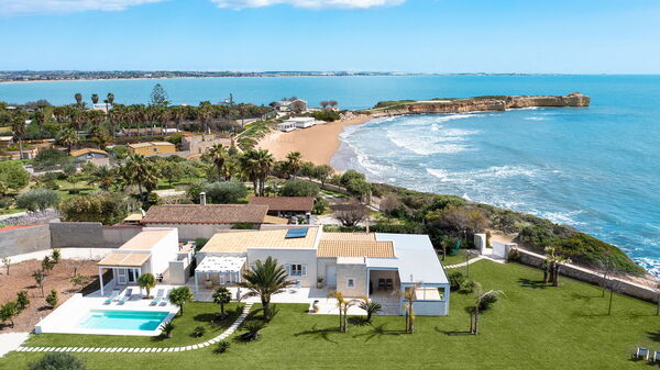 Villa Azulea: Buitenkanten, Buitenshuis, Tuin, zwembad