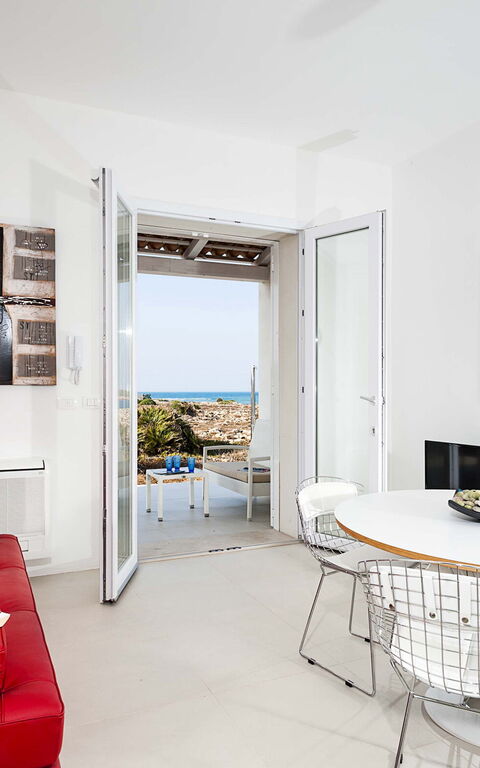 Villa Capo Passero: Keuken, Woonkamer