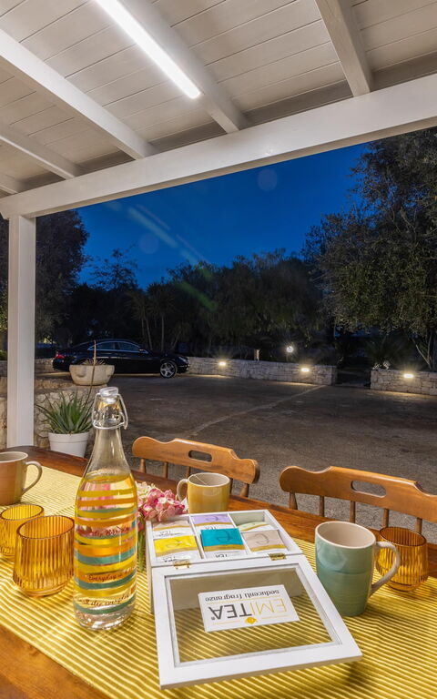 Villa Narkive: Balkon / terras / patio, Buitenshuis, Keer bekeken