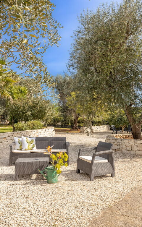 Villa Narkive: Buitenshuis, Keer bekeken, Tuin