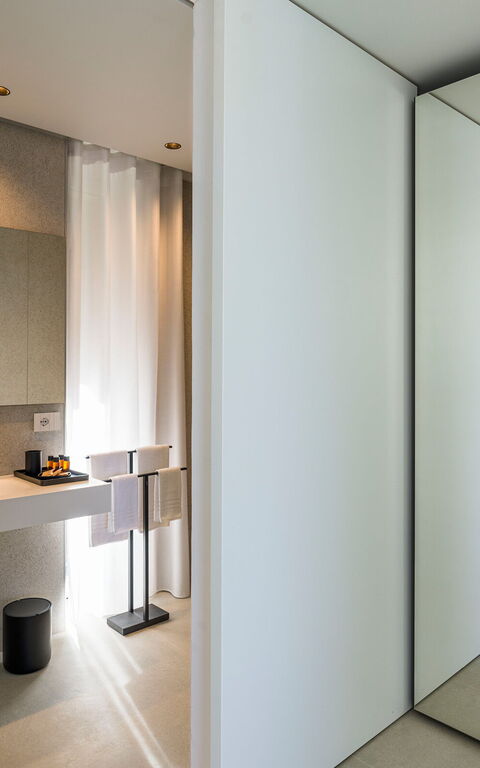 Bedda Matri: Kamer details