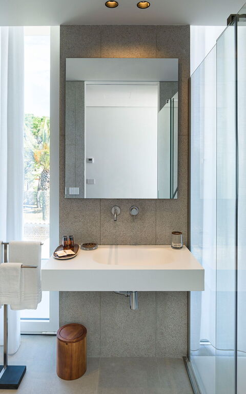 Bedda Matri: Badkamer