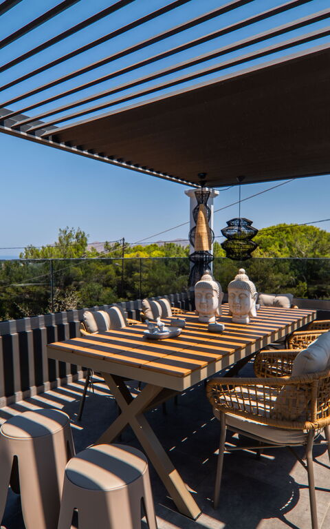 John Residence: Balkon / terras / patio, Buitenshuis
