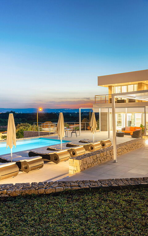 Villa Anna Plemmirio: Buitenkanten, Buitenshuis, zwembad