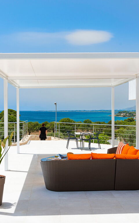 Villa Anna Plemmirio: Buitenkanten, Buitenshuis, zwembad