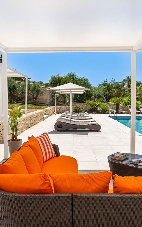 Villa Anna Plemmirio: Buitenkanten, Buitenshuis, zwembad