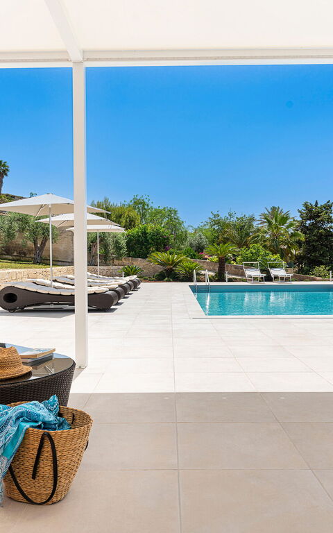 Villa Anna Plemmirio: Buitenkanten, Buitenshuis, zwembad