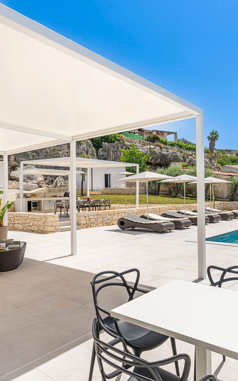 Villa Anna Plemmirio: Buitenkanten, Buitenshuis, zwembad