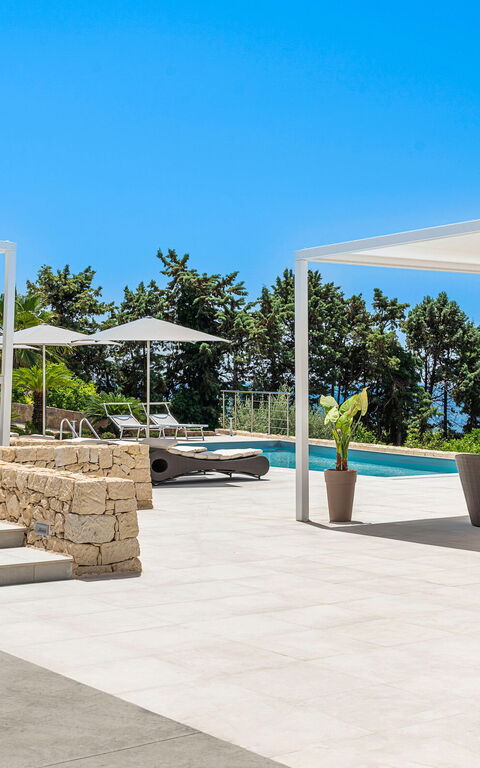 Villa Anna Plemmirio: Buitenkanten, Buitenshuis, zwembad