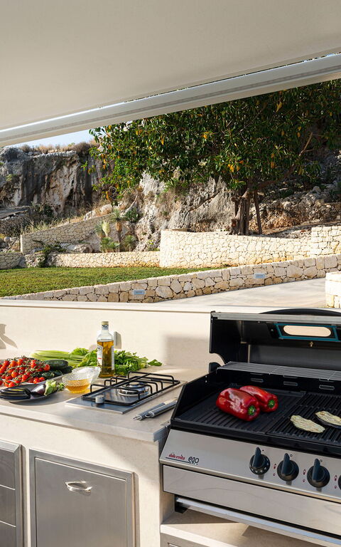 Villa Anna Plemmirio: Balkon / terras / patio, Buitenkanten, Buitenshuis