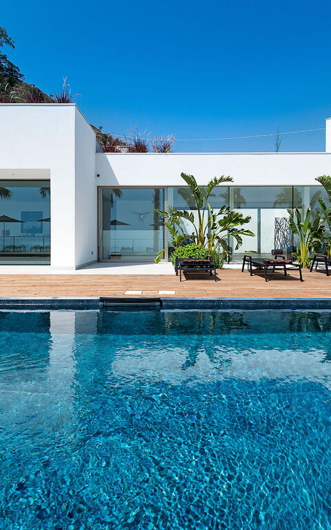 Villa Alexandra: Buitenkanten, Buitenshuis, Keer bekeken, zwembad