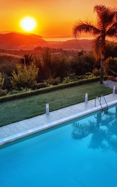 Villa Malu: Buitenkanten, Buitenshuis, Tuin, zwembad