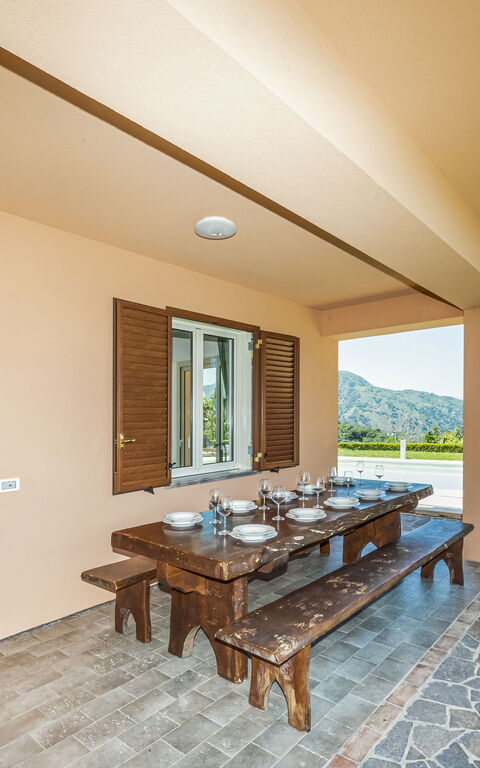 Villa Malu: Buitenkanten, Buitenshuis, Tuin