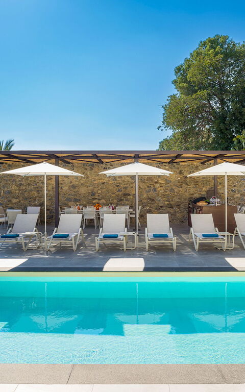 Zagara Bianca: Buitenkanten, Buitenshuis, zwembad