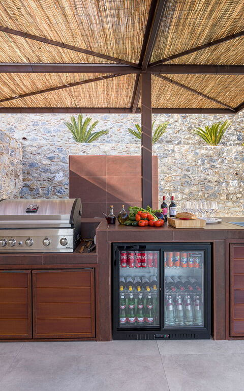 Zagara Bianca: Buitenkanten, Buitenshuis