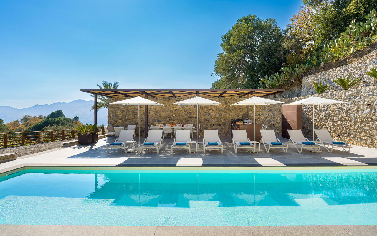 Zagara Bianca: Buitenkanten, Buitenshuis, zwembad