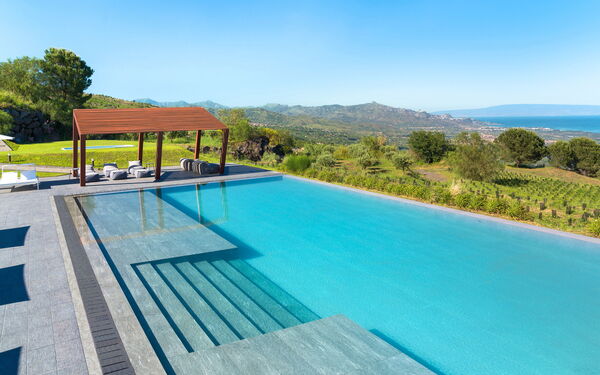 Tenuta della Contea: Buitenkanten, Buitenshuis, Keer bekeken, Tuin, zwembad