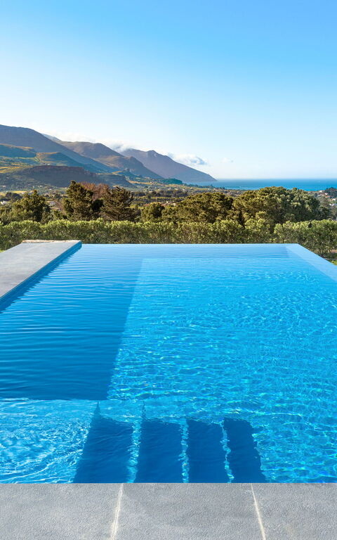 Villa Dolce: Buitenkanten, Buitenshuis, Keer bekeken, Tuin, zwembad