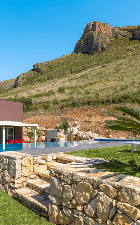 Villa Dolce: Buitenkanten, Buitenshuis, Tuin, zwembad