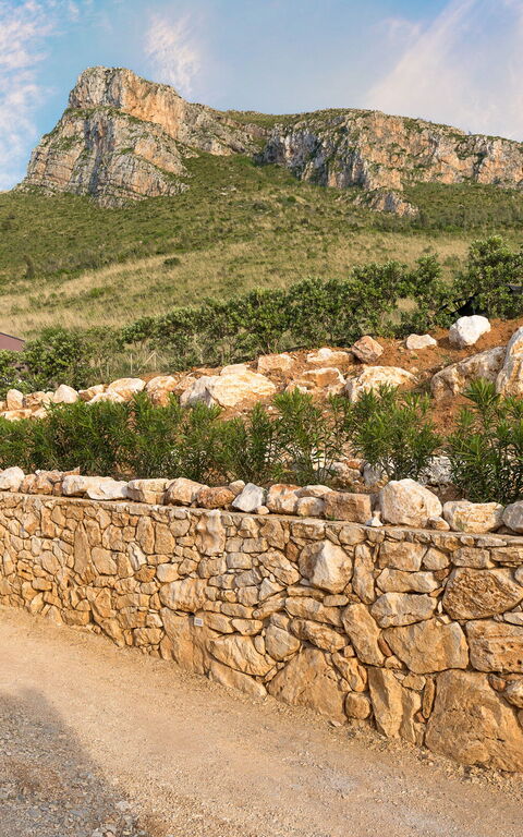 Villa Dolce: Buitenkanten, Buitenshuis, Hoofdingang