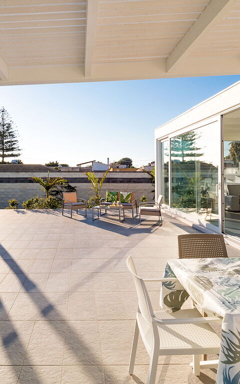 Diantha: Balkon / terras / patio, Buitenkanten, Buitenshuis, Tuin