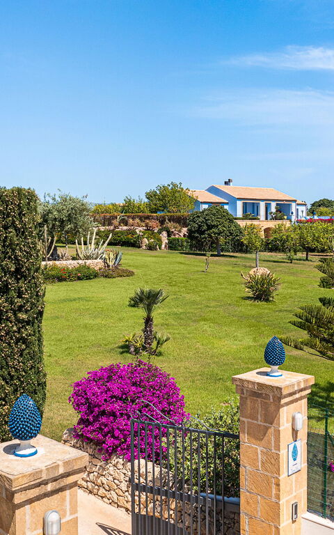 Pigna Blue: Buitenkanten, Buitenshuis