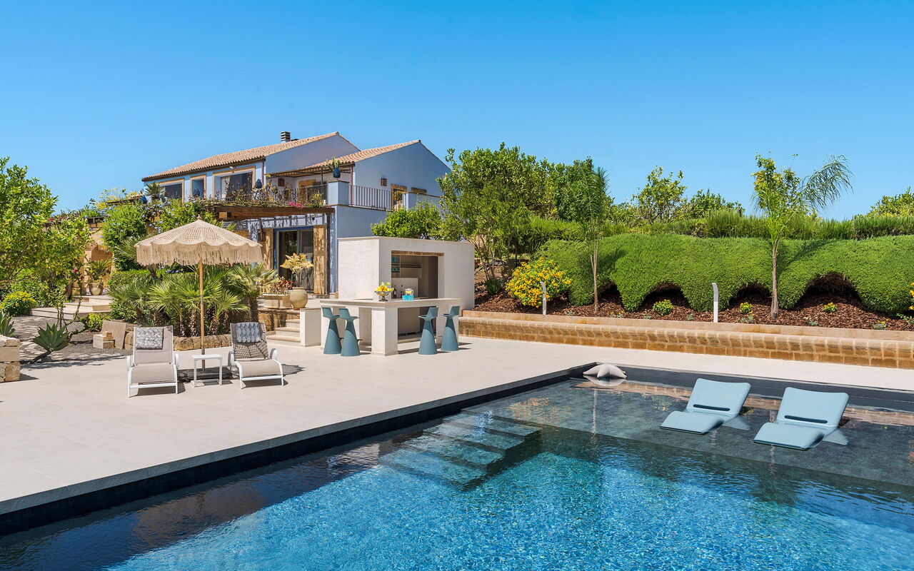 Pigna Blue: Buitenkanten, Buitenshuis, zwembad