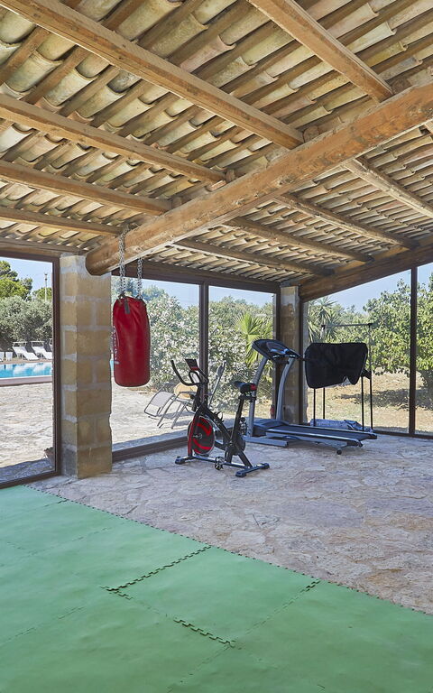 Villa Maraus: Andere kamer, Buitenkanten, Buitenshuis