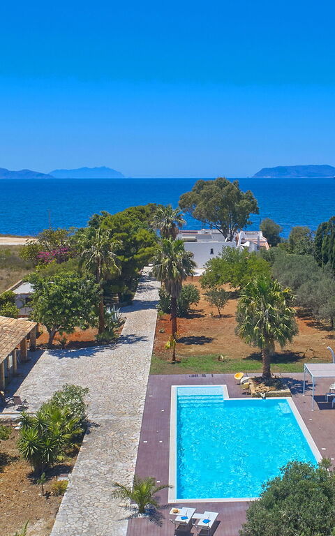 Villa Maraus: Buitenkanten, Buitenshuis, Keer bekeken, zwembad