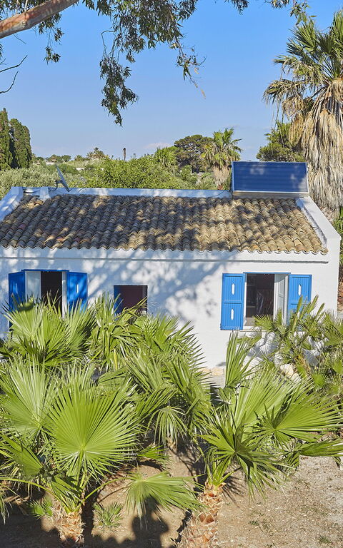 Villa Maraus: Buitenkanten, Buitenshuis, Tuin