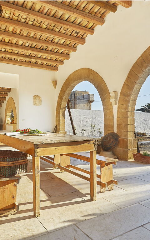 Villa Maraus: Buitenkanten, Buitenshuis