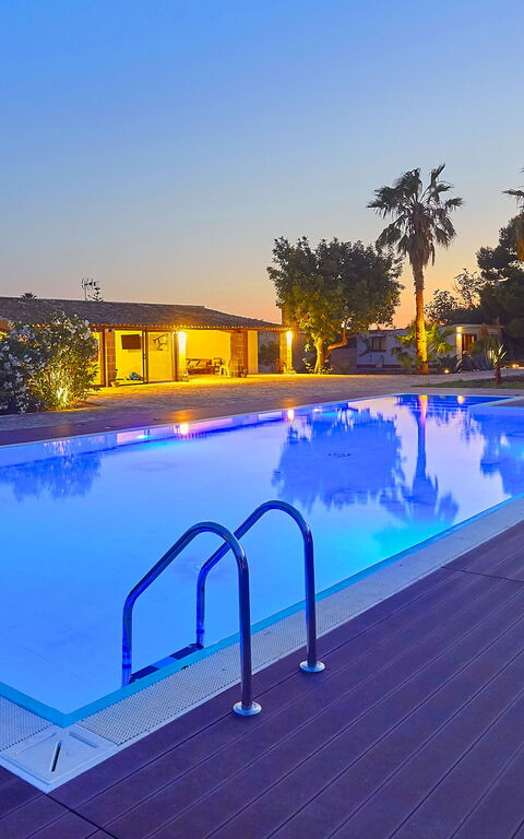 Villa Maraus: Buitenkanten, Buitenshuis, zwembad