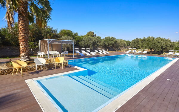 Villa Maraus: Buitenkanten, Buitenshuis, zwembad