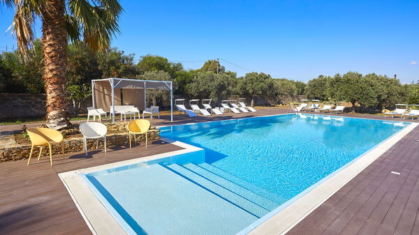 Villa Maraus: Buitenkanten, Buitenshuis, zwembad