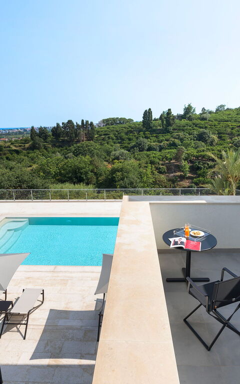 Villa Gianos: Buitenkanten, Buitenshuis, Keer bekeken, zwembad