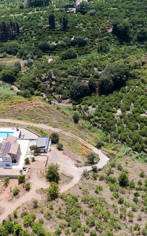 Villa Gianos: Buitenkanten, Buitenshuis, Keer bekeken